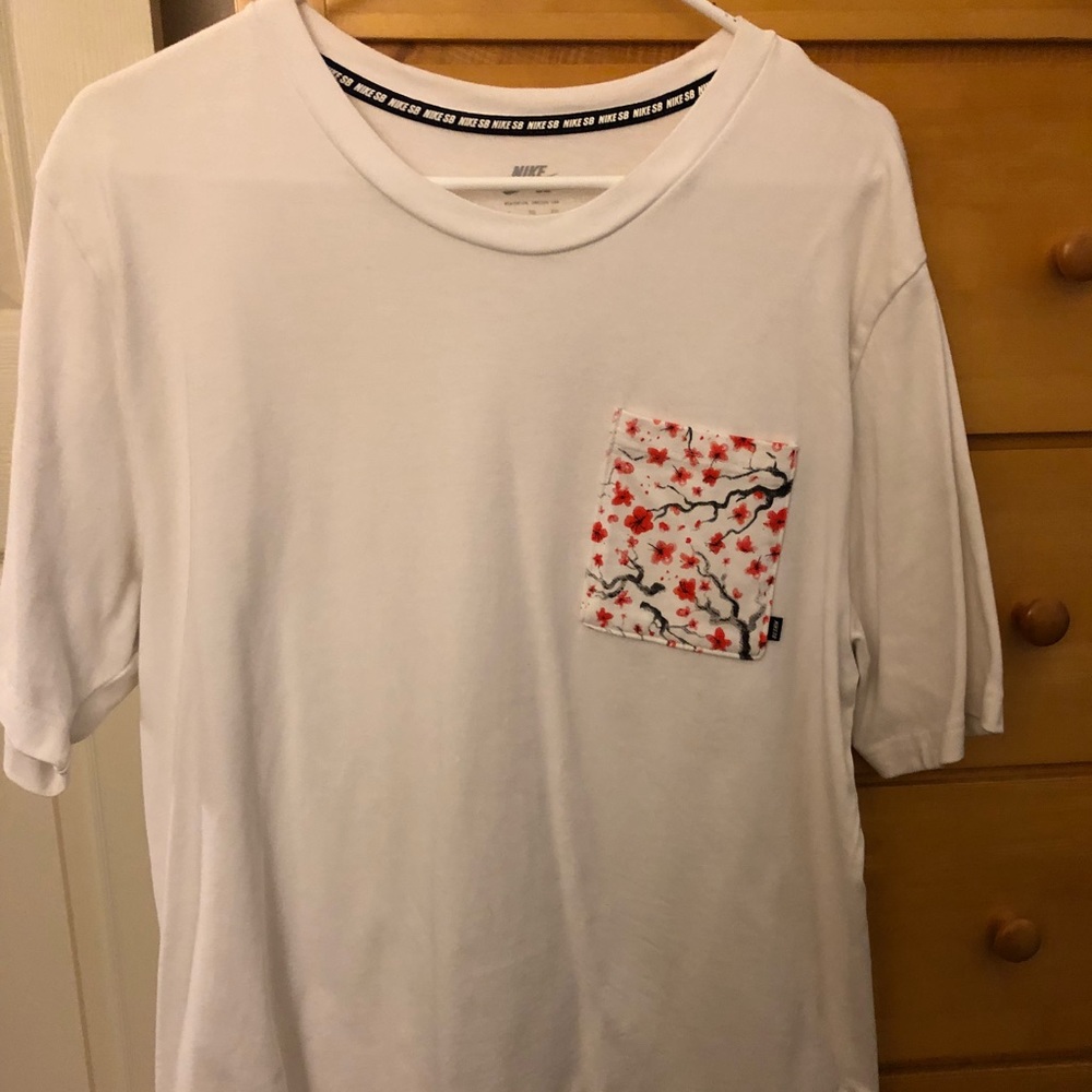 Men’s Nike SB Cherry Blossom Tee